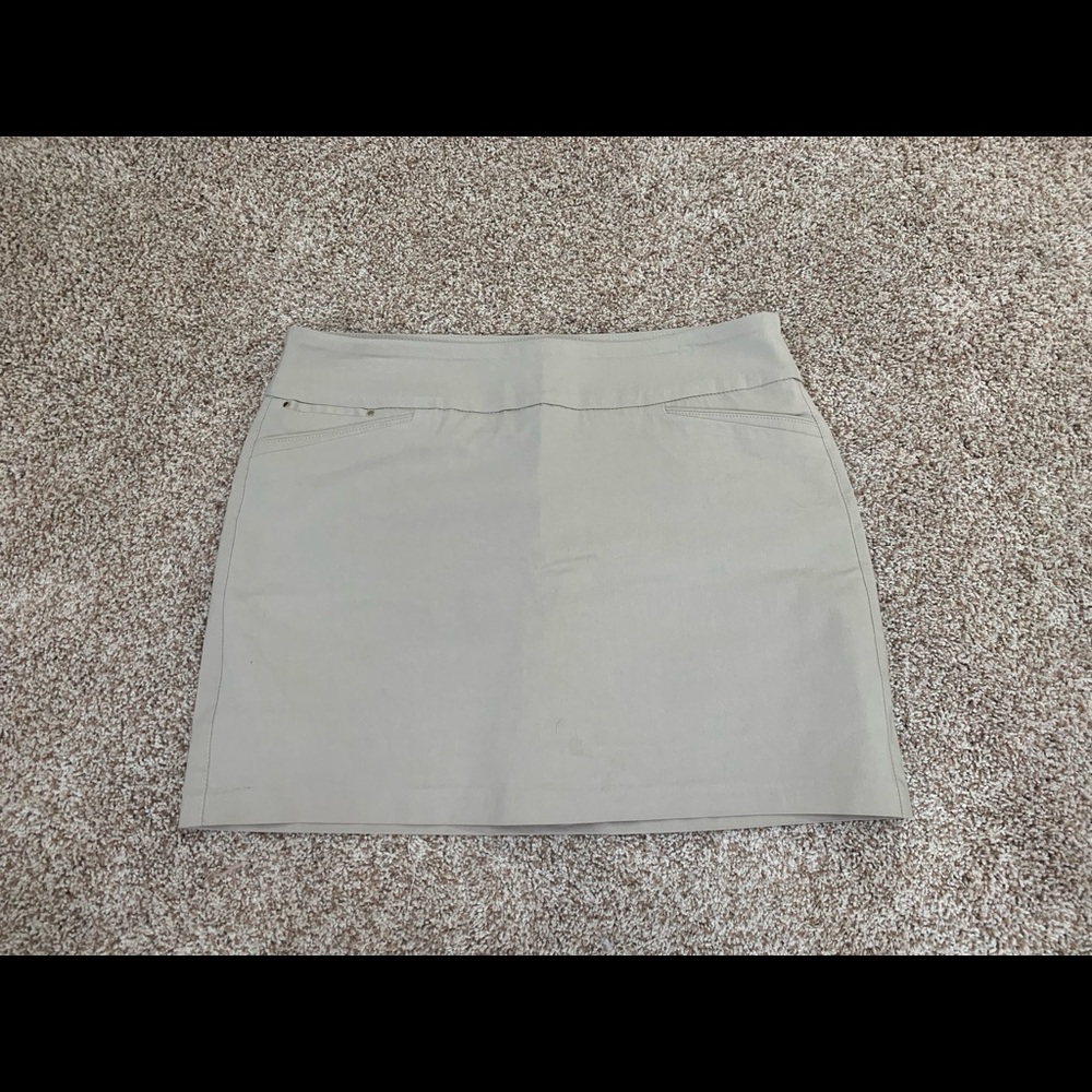 Attyre Skort